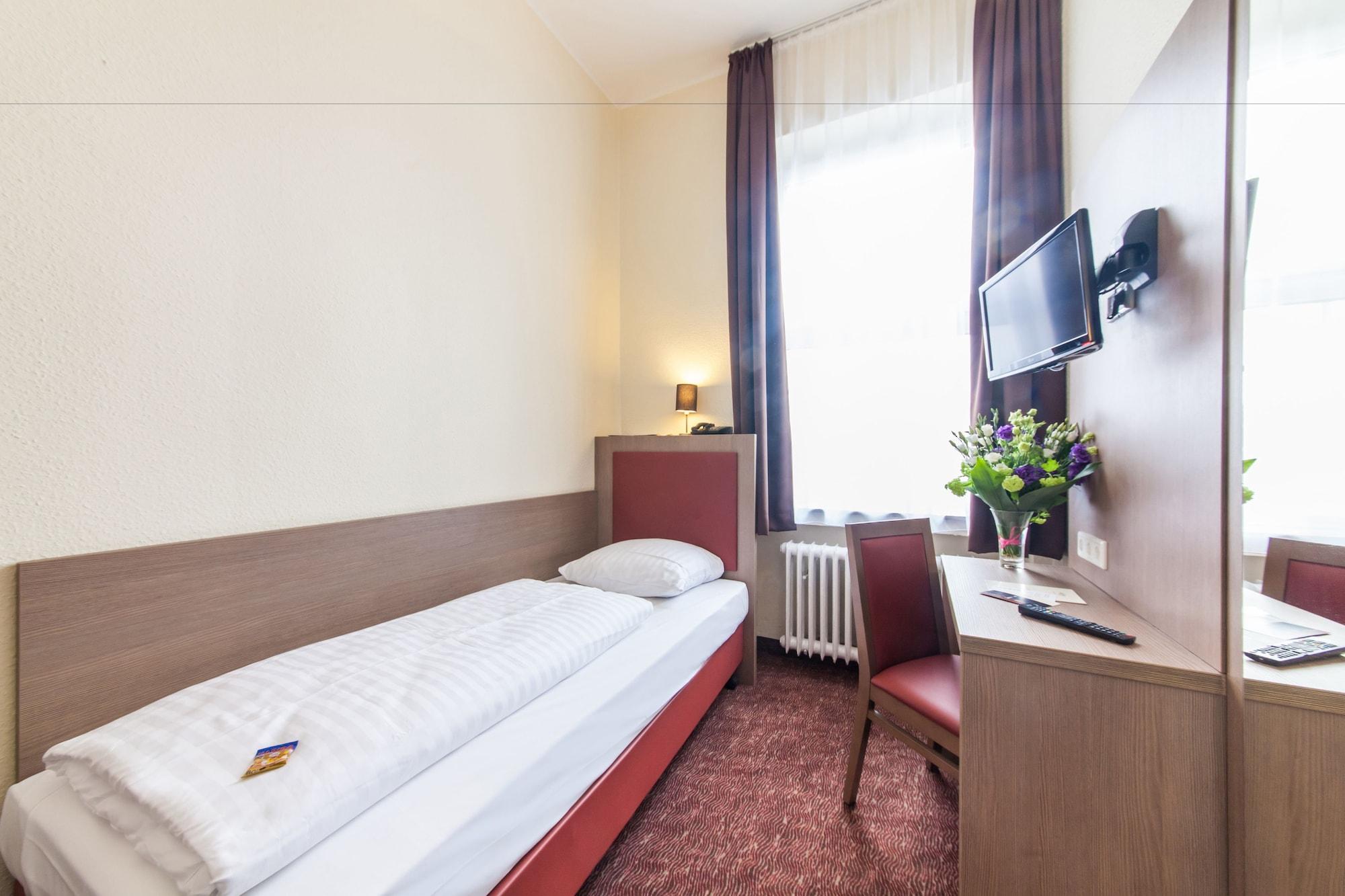 Hotel Maxim Duesseldorf City Экстерьер фото