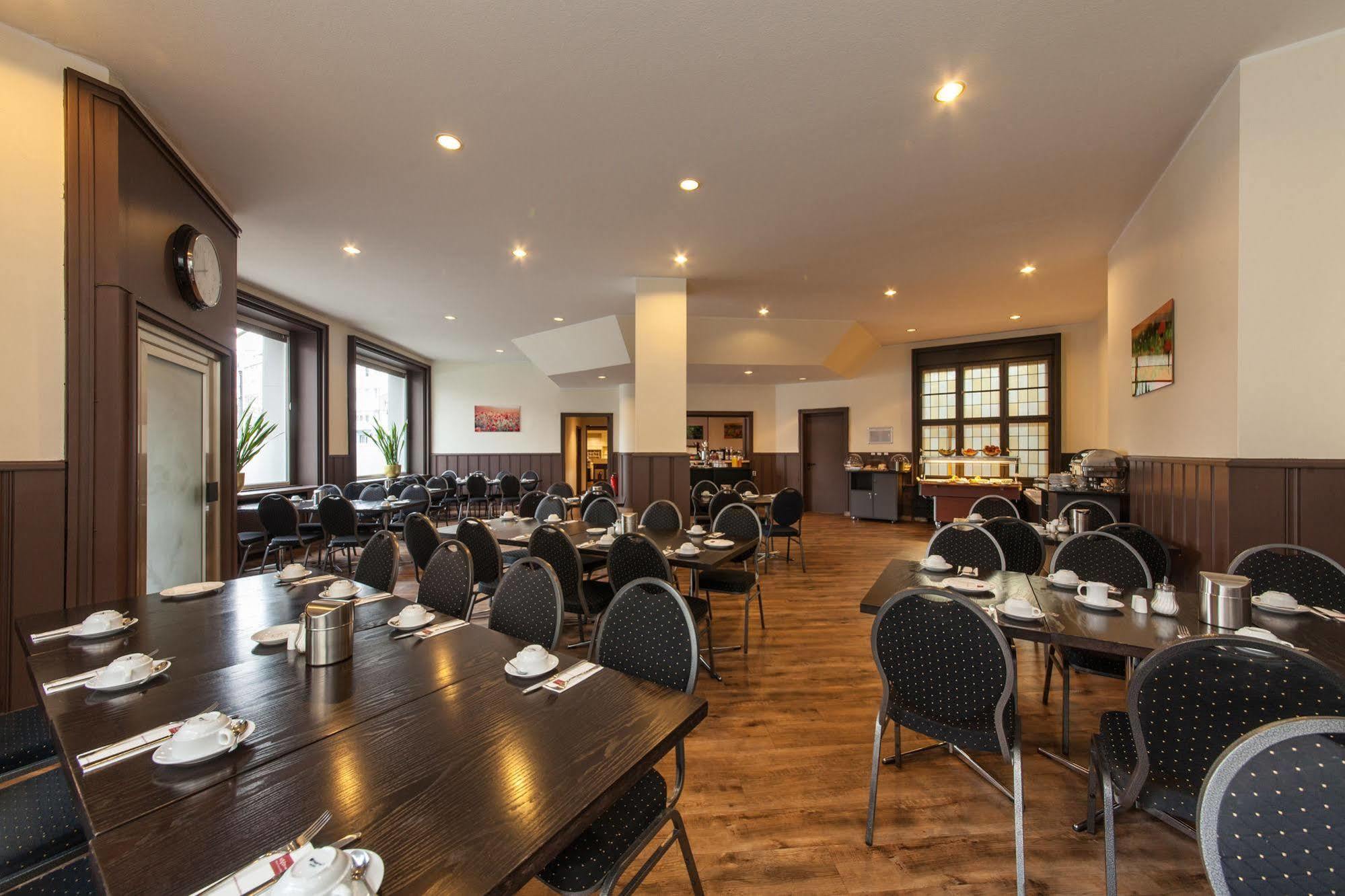 Hotel Maxim Duesseldorf City Экстерьер фото