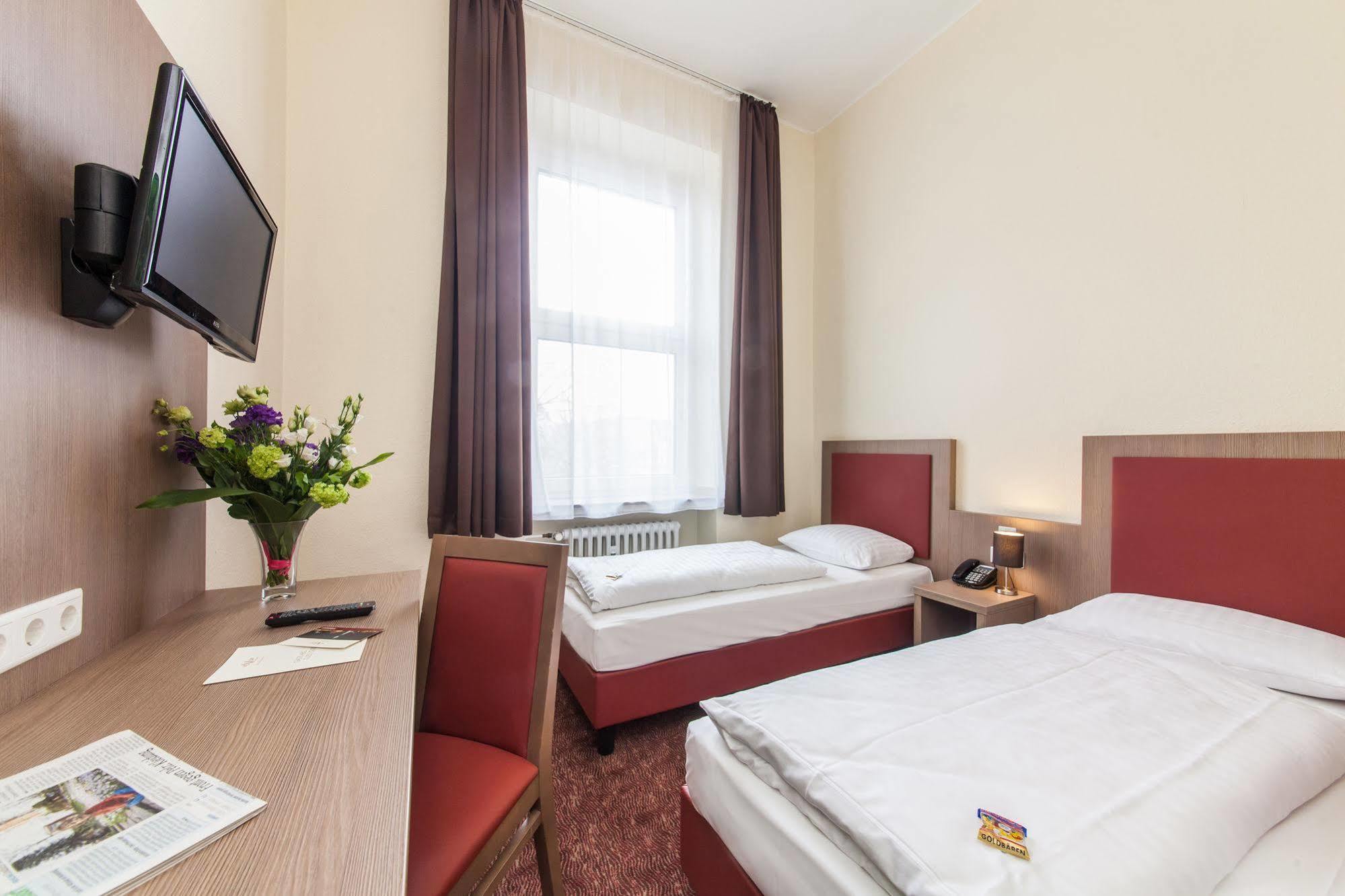 Hotel Maxim Duesseldorf City Экстерьер фото