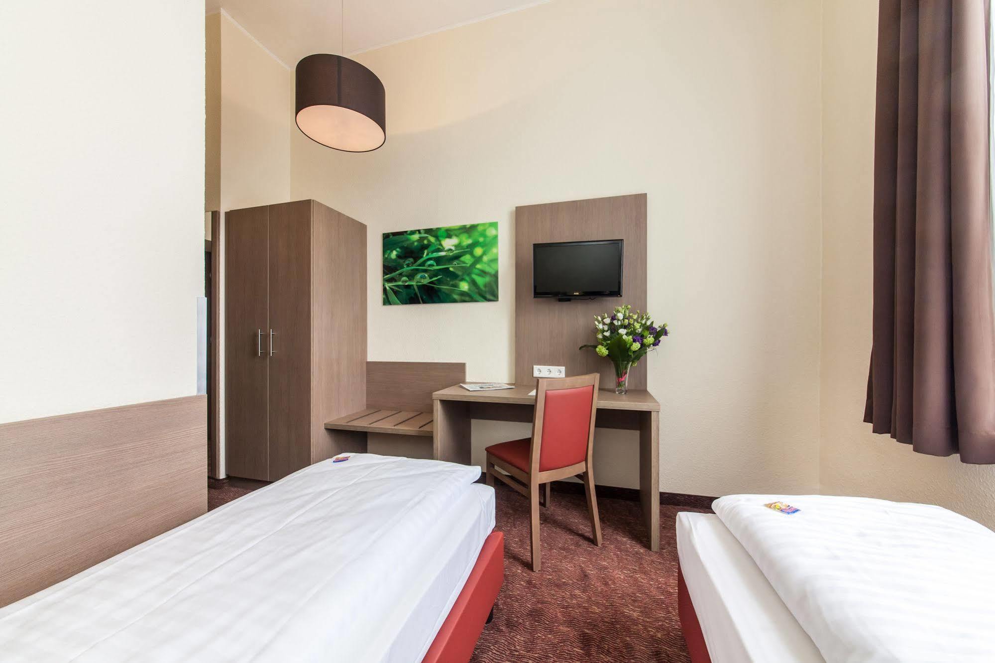 Hotel Maxim Duesseldorf City Экстерьер фото