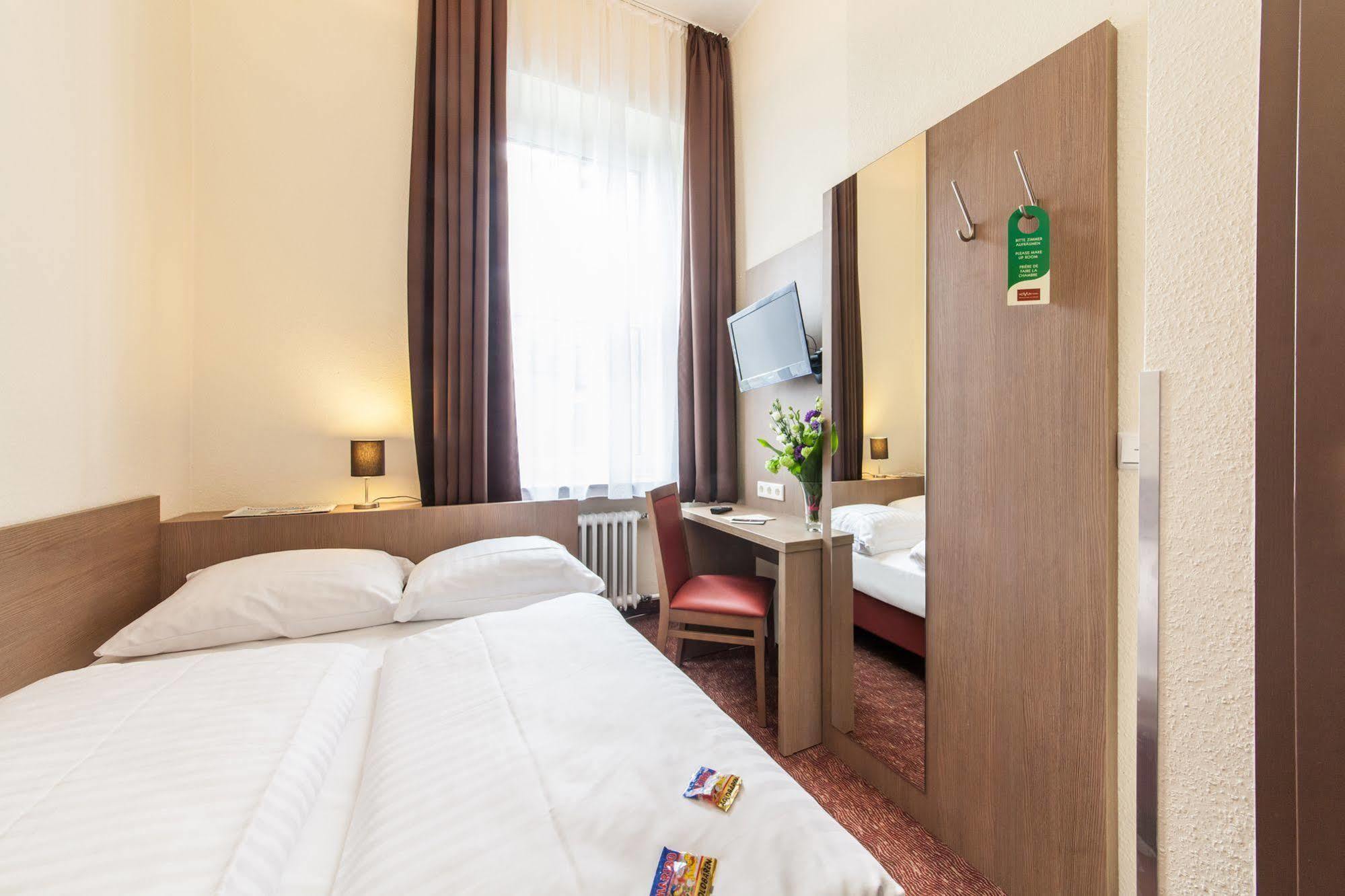 Hotel Maxim Duesseldorf City Экстерьер фото