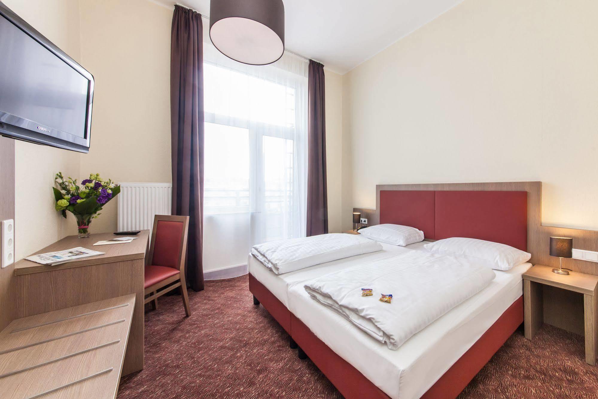 Hotel Maxim Duesseldorf City Экстерьер фото